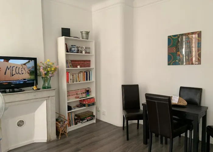 Quartier Trendy Proche De Tous Les Sites