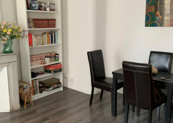 Quartier Trendy Proche De Tous Les Sites