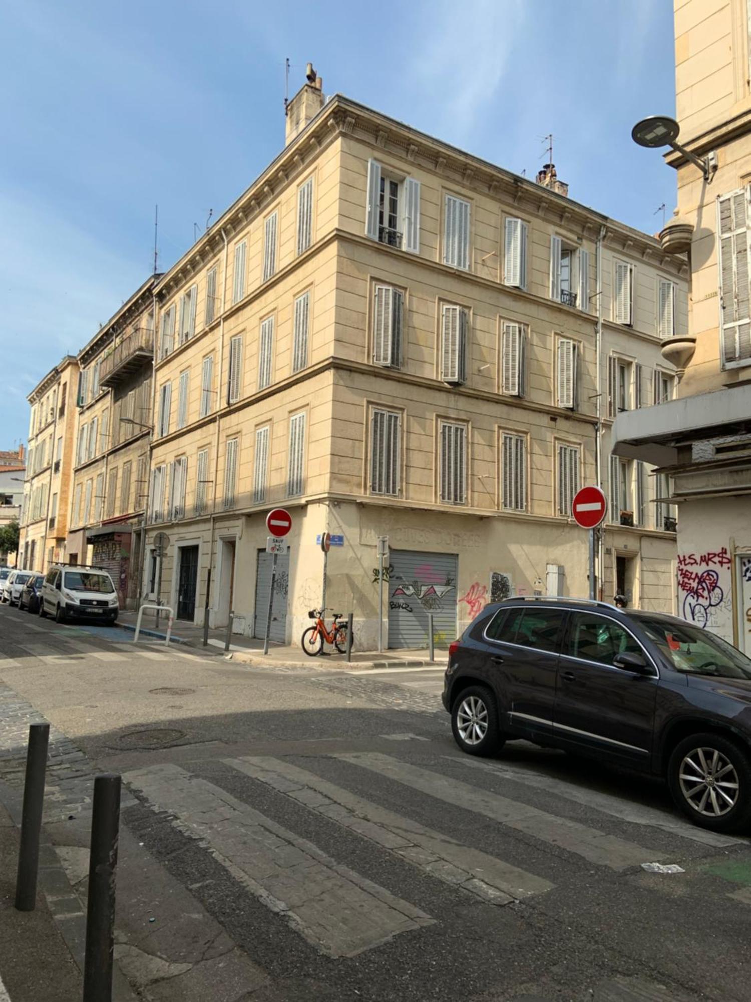 Quartier Trendy Proche De Tous Les Sites
